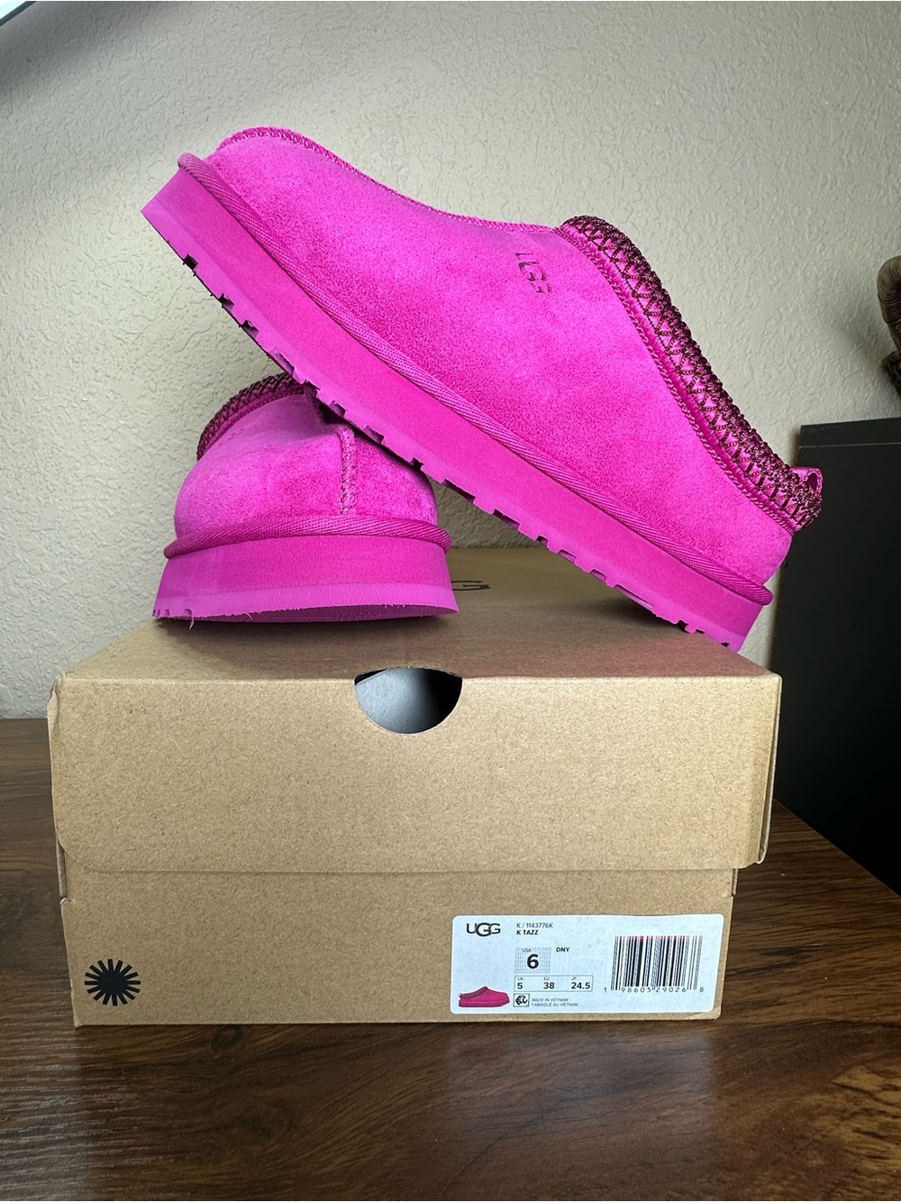 UGG Kids Tazz Slippers Dark Peony Big Kids 6 NWT New in Box 1143776K